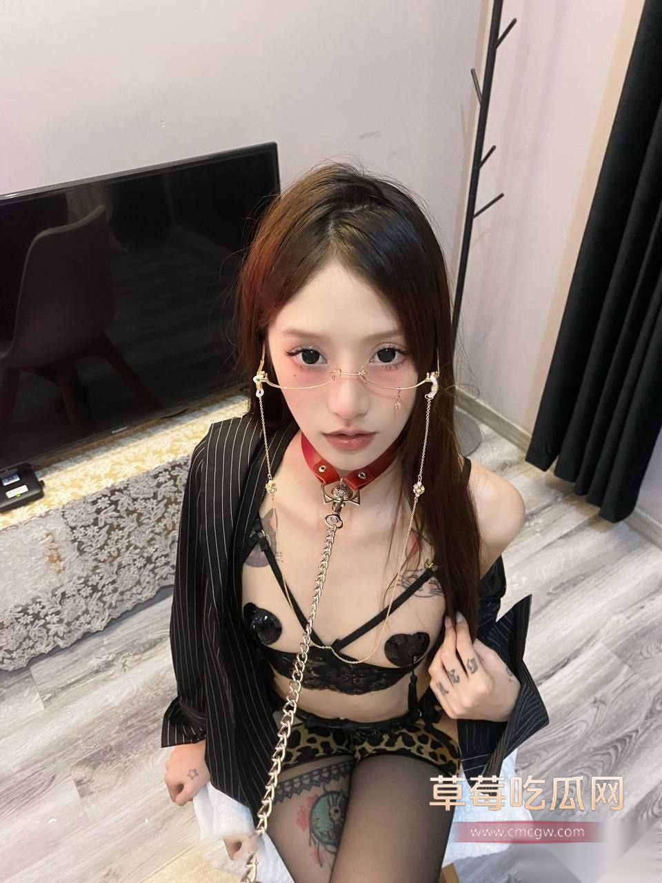 超极品御姐大尺度性爱被爆 28