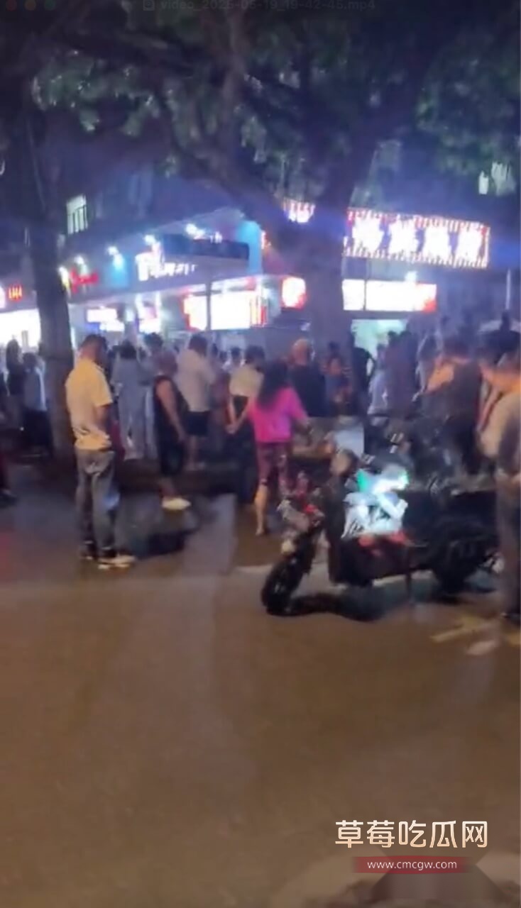 武汉伤人事件5.jpg 武汉伤人事件5.jpg
