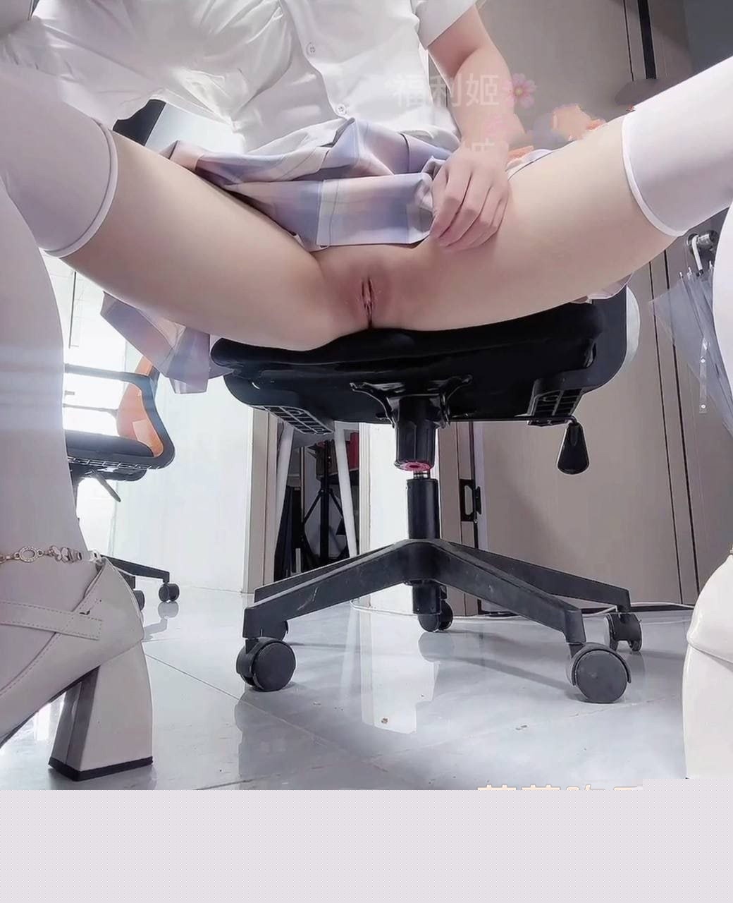 小怡奈奈大奶萝莉 8 小怡奈奈大奶萝莉 8