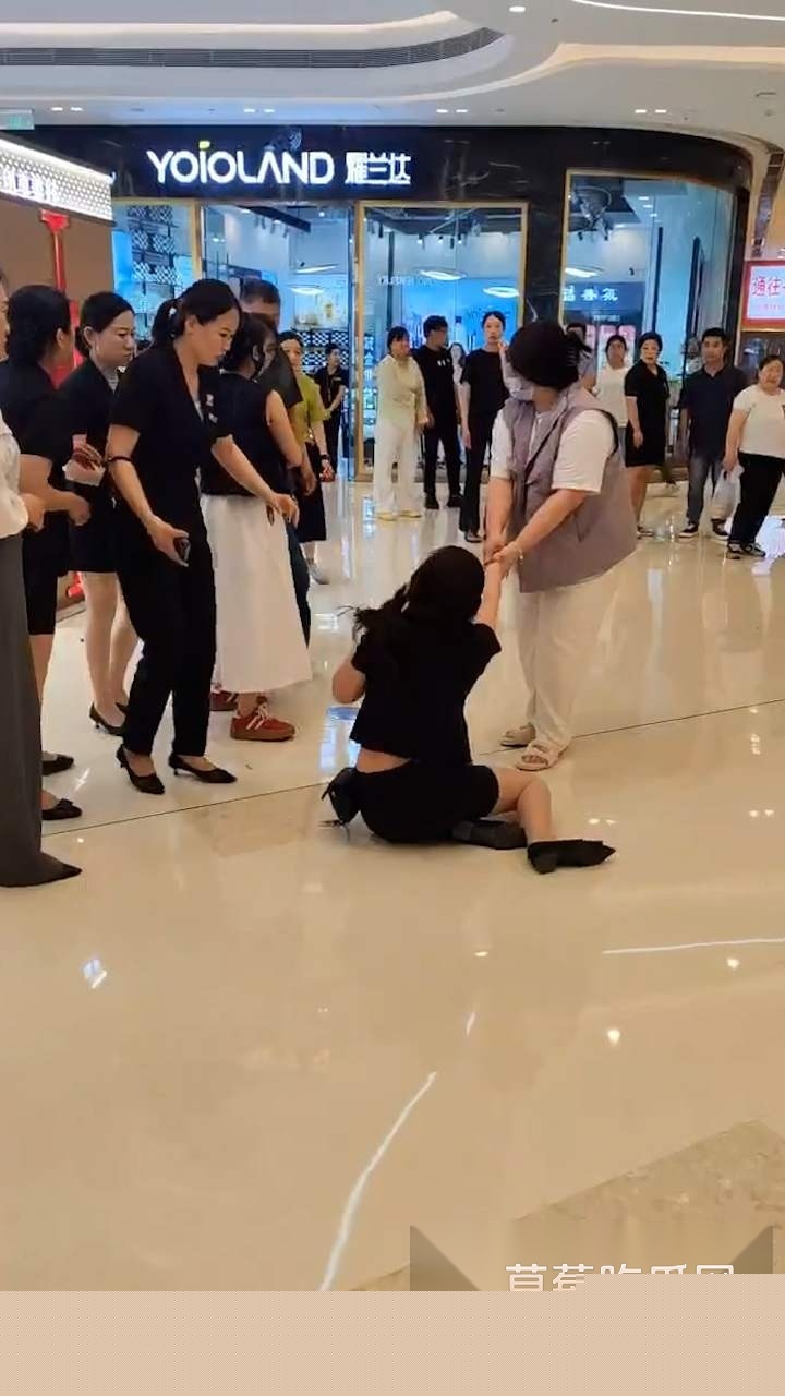 原配跟小三撕逼视频 7 原配跟小三撕逼视频 7