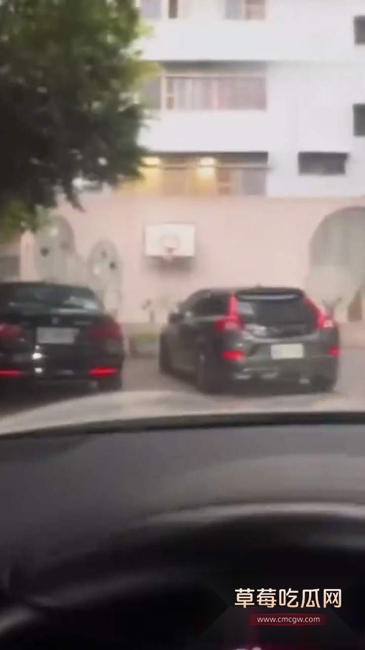 台湾男子被兄弟戴绿帽 3 台湾男子被兄弟戴绿帽 3