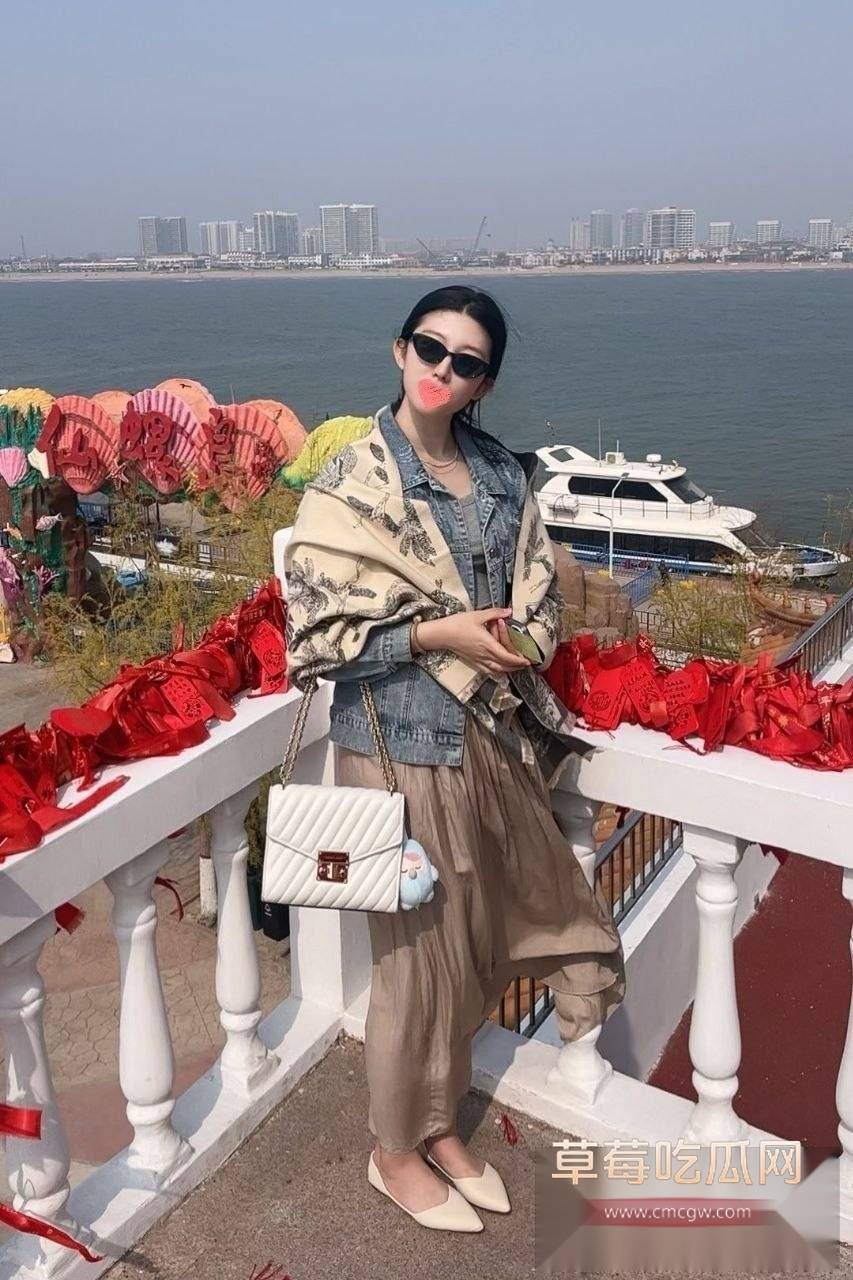 爱妻YY露出福利 8 爱妻YY露出福利 8