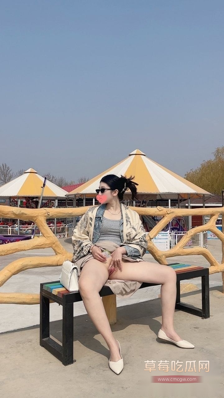 爱妻YY露出福利 10 爱妻YY露出福利 10