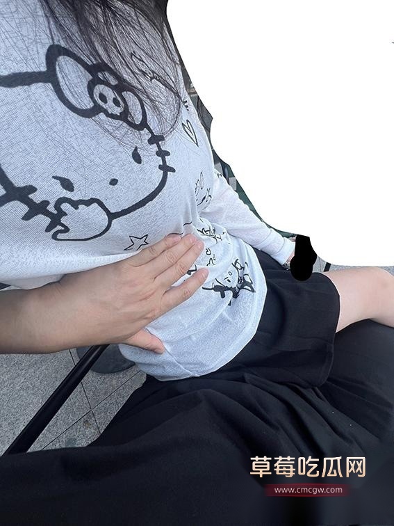 520和亲妹妹在楼梯间的激情 2 520和亲妹妹在楼梯间的激情 2