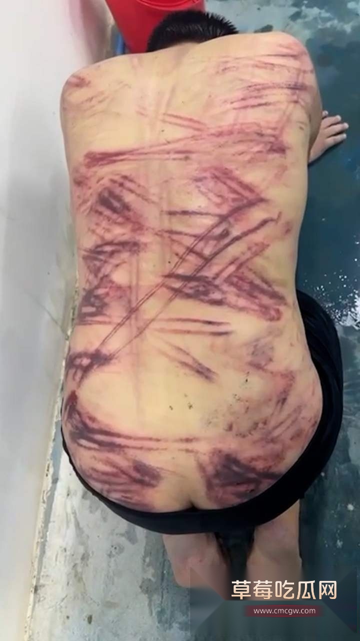 缅北猪仔被打 5