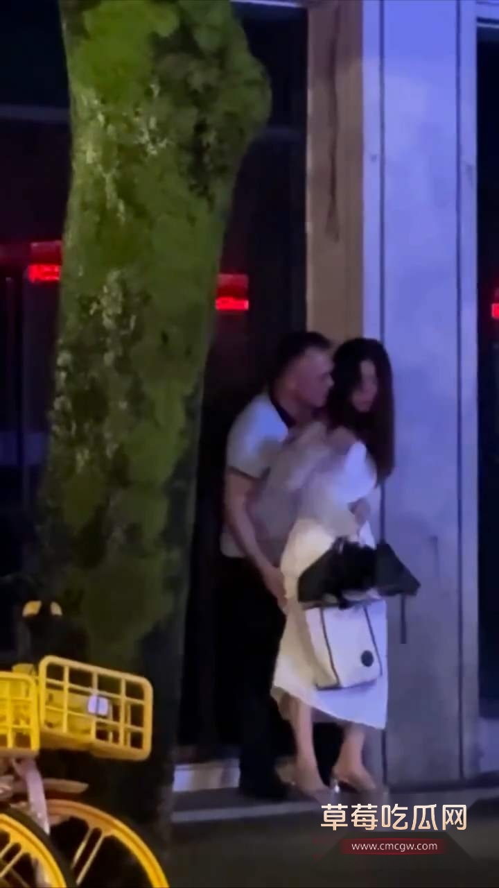 马上路对妹妹上下其手 1 马上路对妹妹上下其手 1
