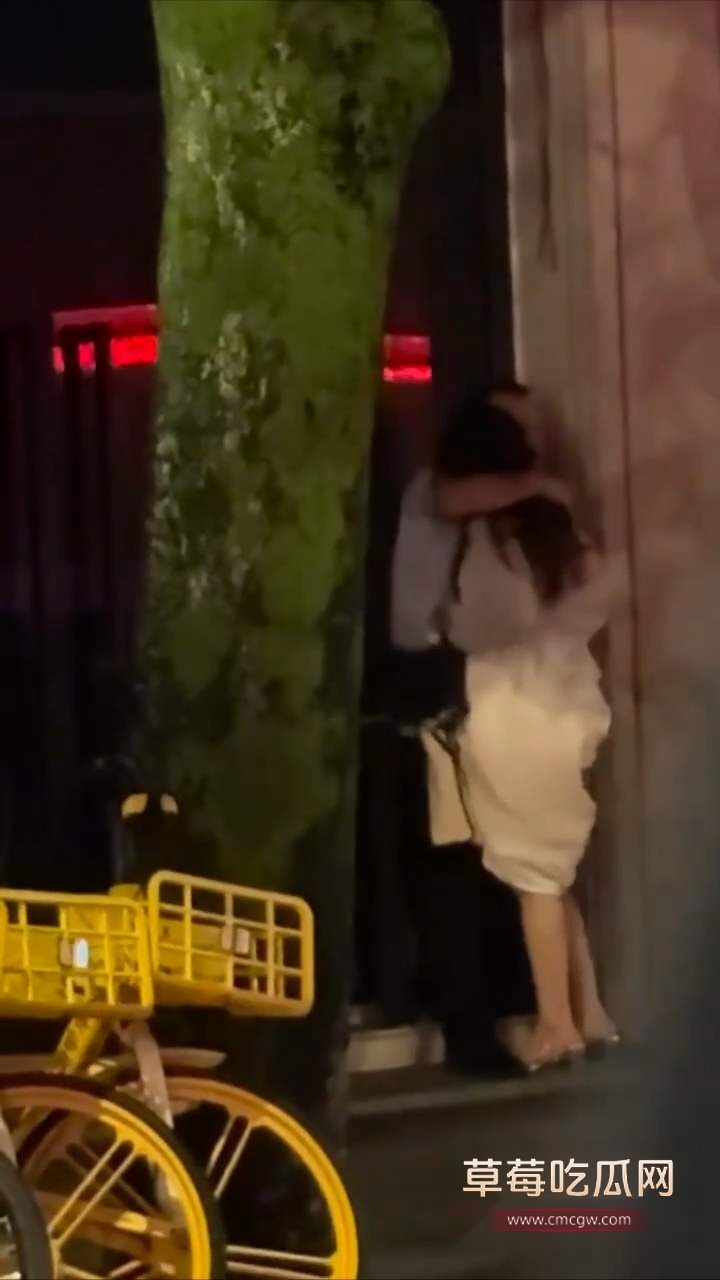 马上路对妹妹上下其手 3 马上路对妹妹上下其手 3
