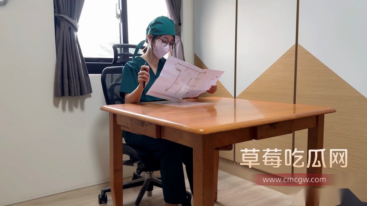 医师帮男子榨精 1 医师帮男子榨精 1