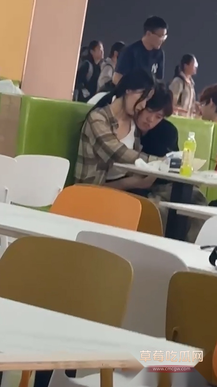 食堂帮男友撸管 3 食堂帮男友撸管 3