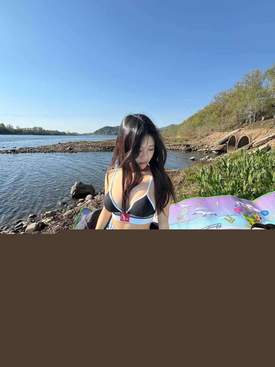 高端大奶反差陪玩妹 沫曦伴 25 高端大奶反差陪玩妹 沫曦伴 25