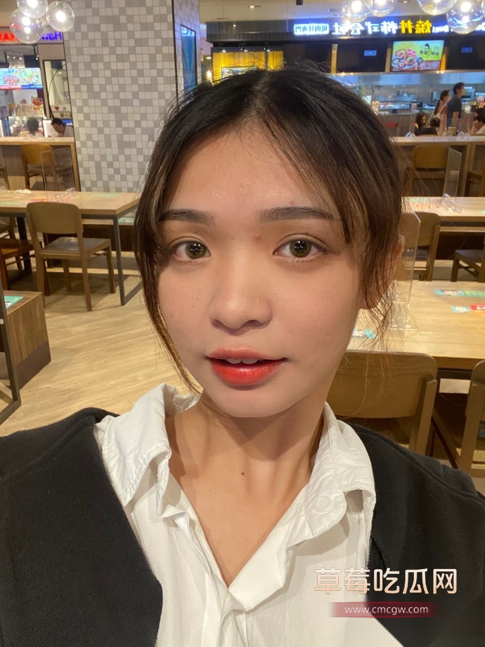 台湾外表乖巧的良家牙套妹子陈雅婷 1 台湾外表乖巧的良家牙套妹子陈雅婷 1
