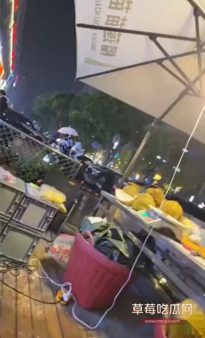西安长安中路爷孙恋2.jpg 西安长安中路爷孙恋2.jpg