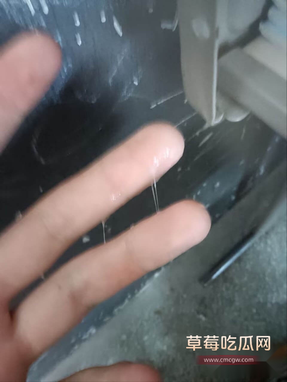 高考前高三学生教室里不雅行为1.jpg