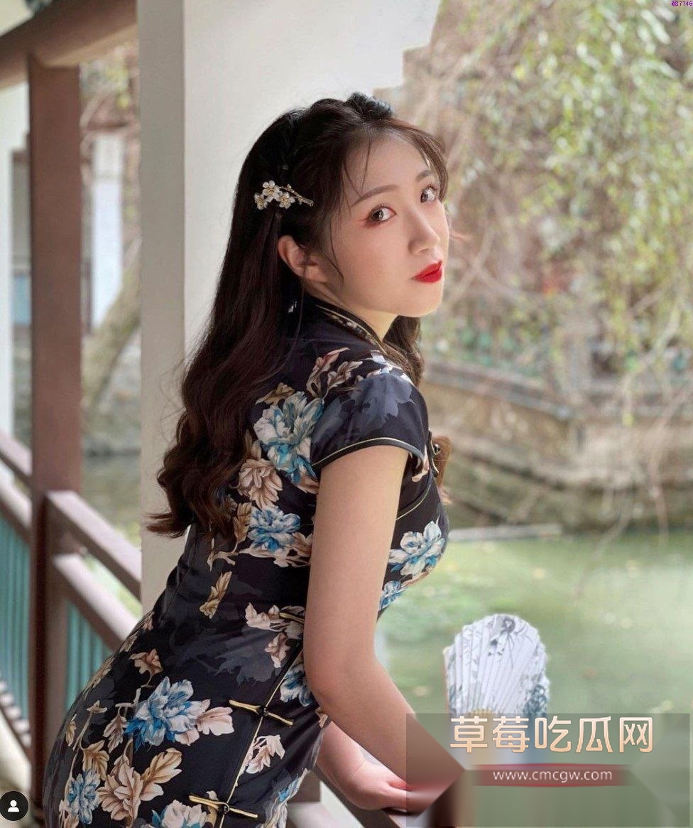 小网红与金主爸爸拍摄的调教视频 2 小网红与金主爸爸拍摄的调教视频 2