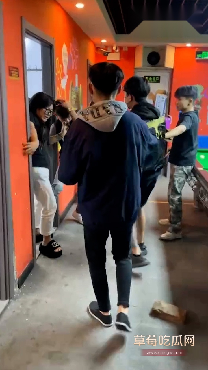 精神小伙砍人 3 精神小伙砍人 3