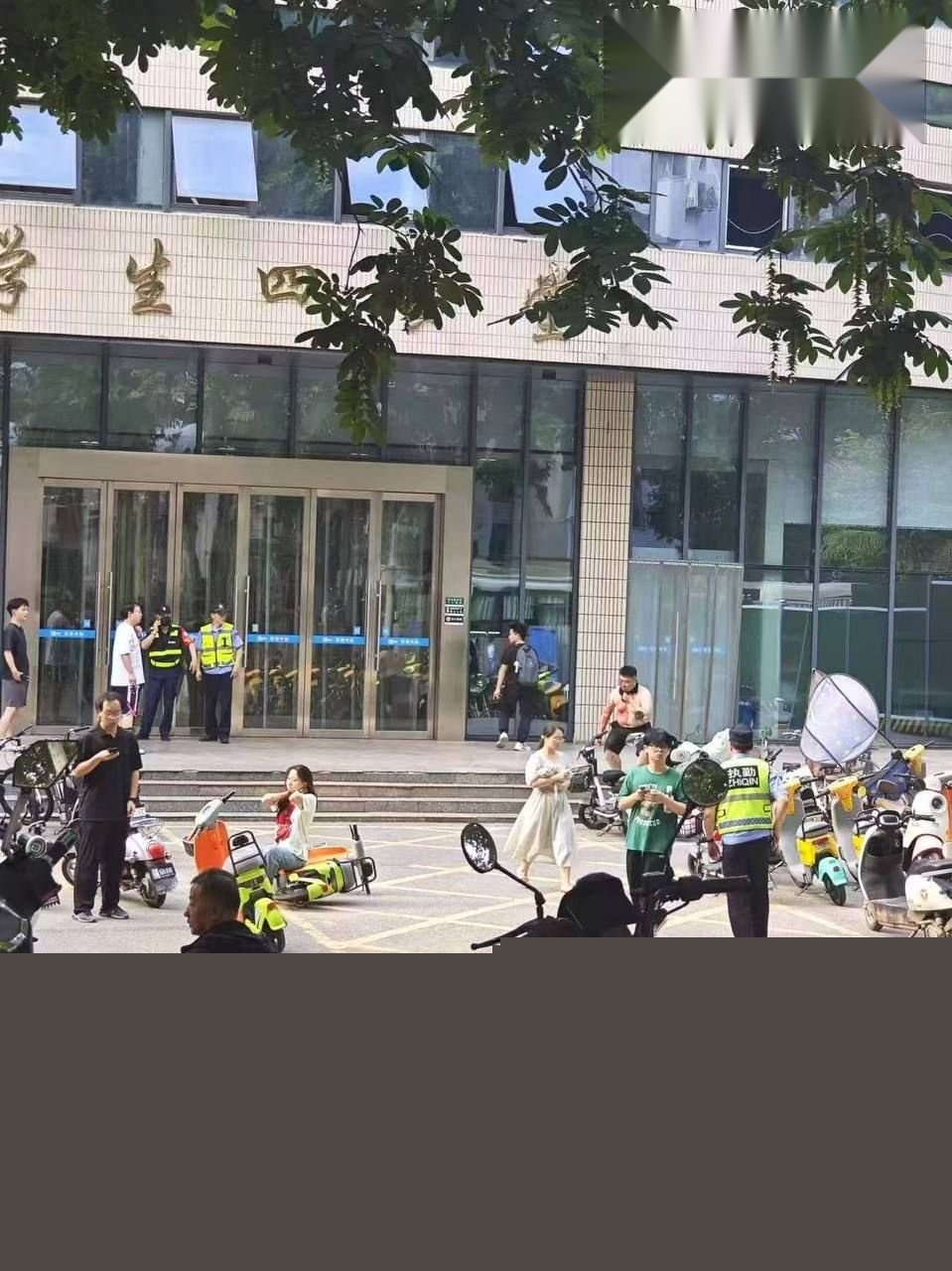 武汉食堂无差别砍人事件14