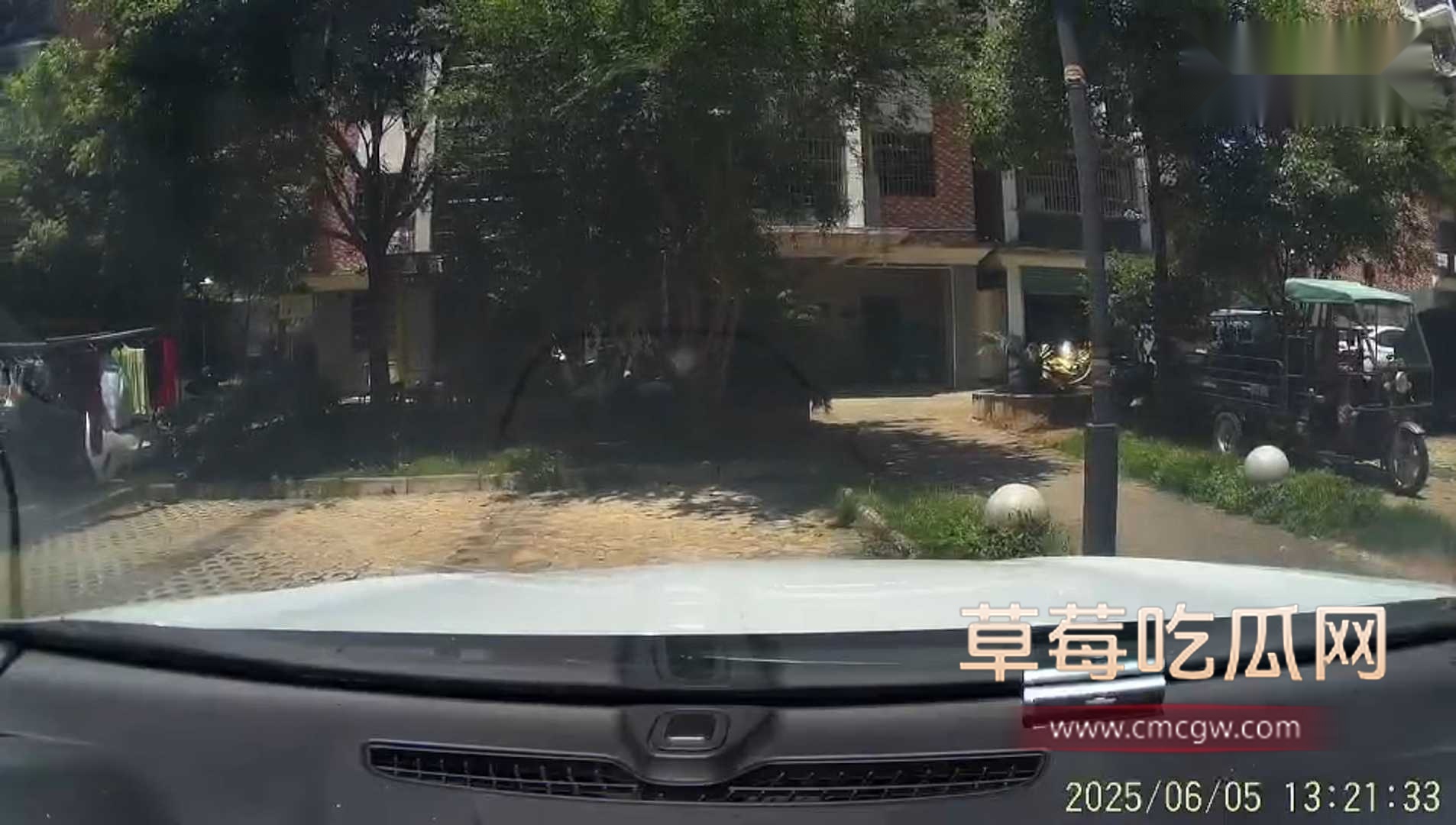 地下车库上吊自杀 6