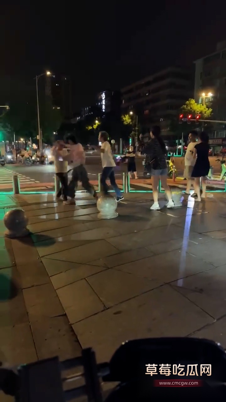 珠海街头突发冲突 4 珠海街头突发冲突 4