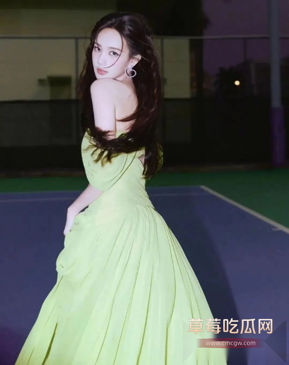 李一桐走光 1 李一桐走光 1