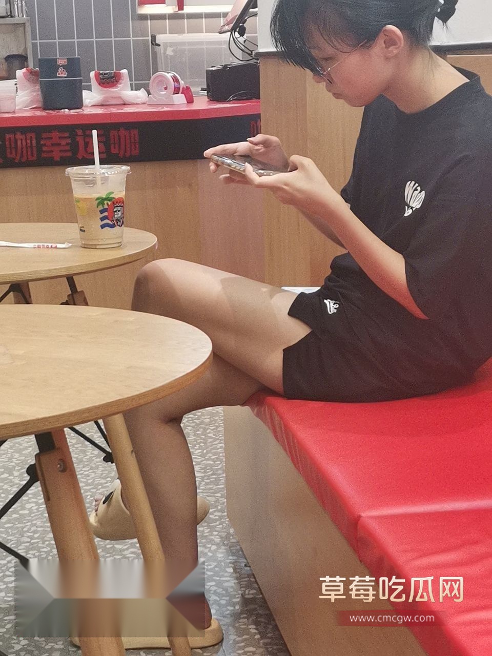 表弟偷拍表姐洗澡2 表弟偷拍表姐洗澡2