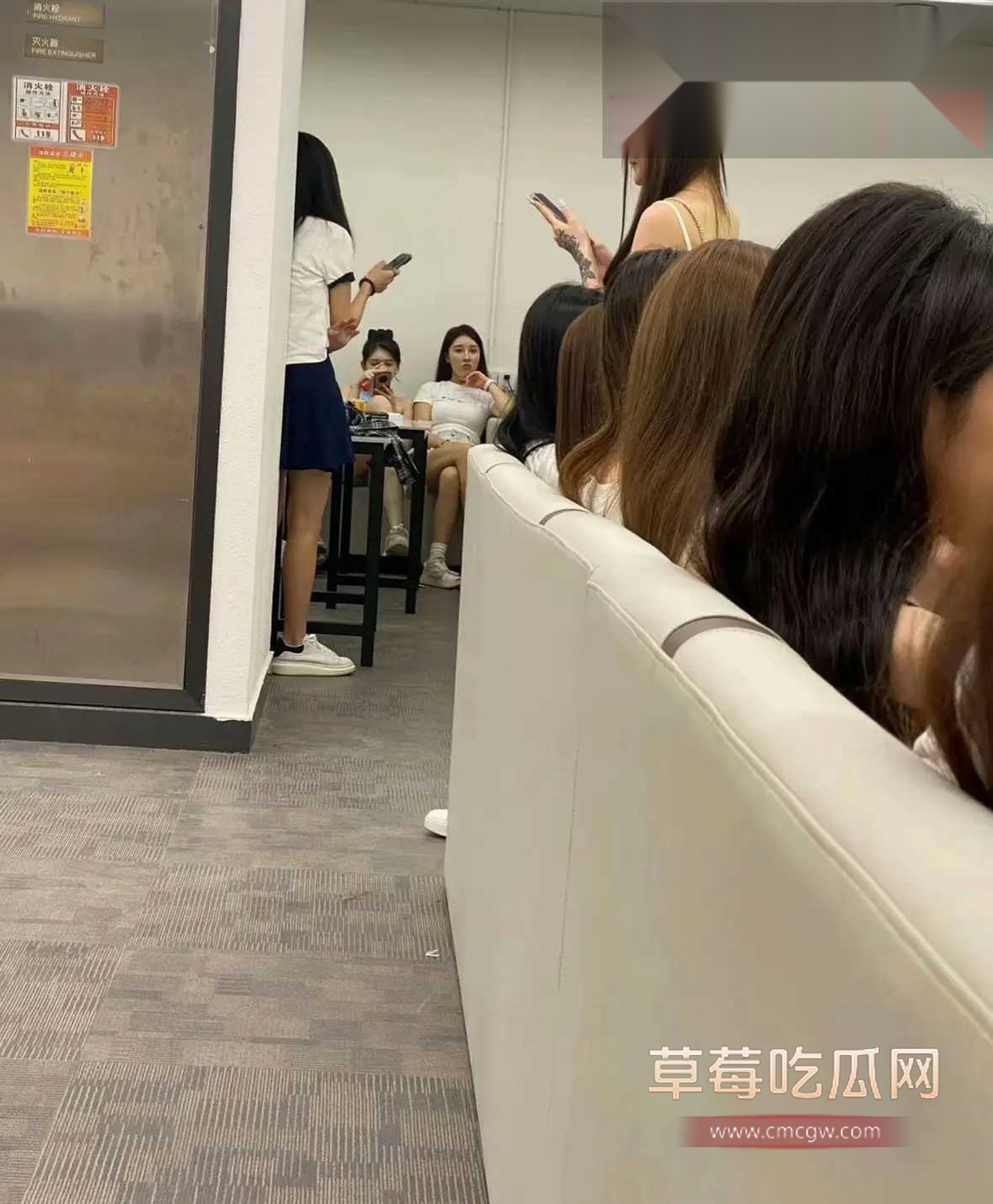 网红妍妍酱3.jpg 网红妍妍酱3.jpg