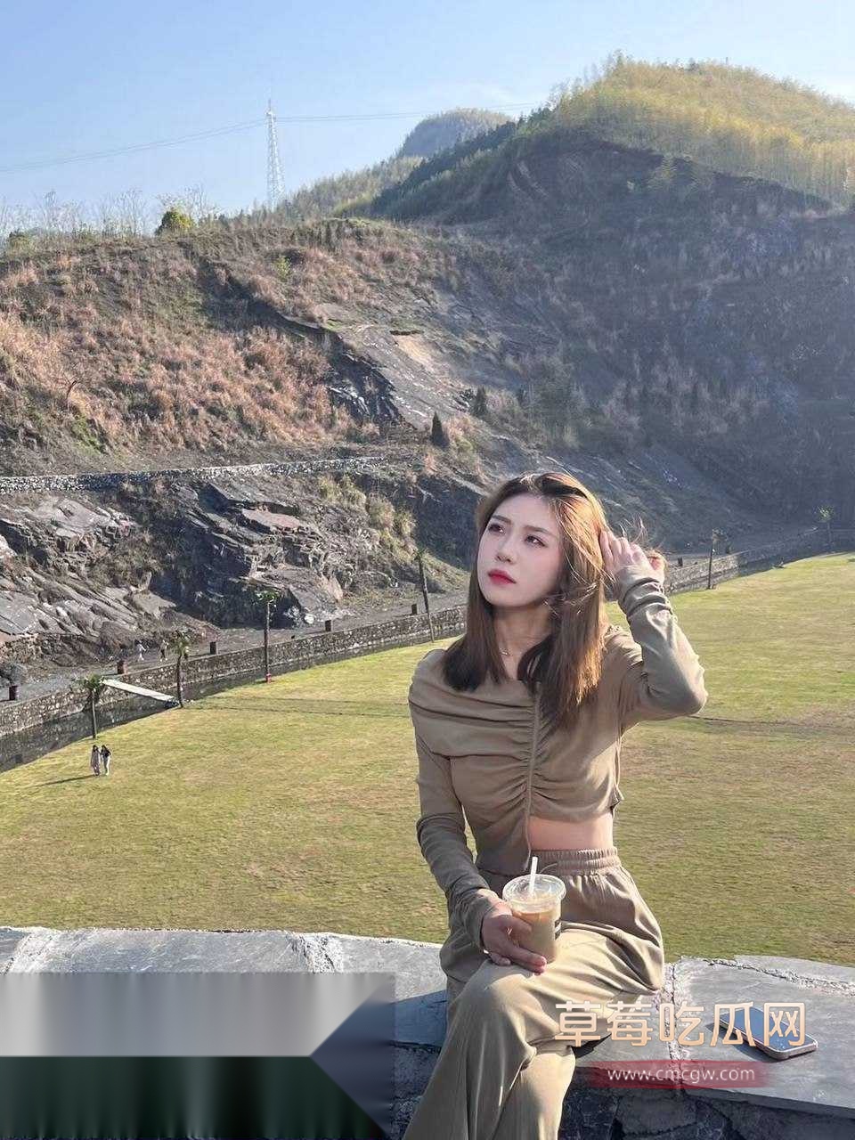 短发少女4.jpg 短发少女4.jpg