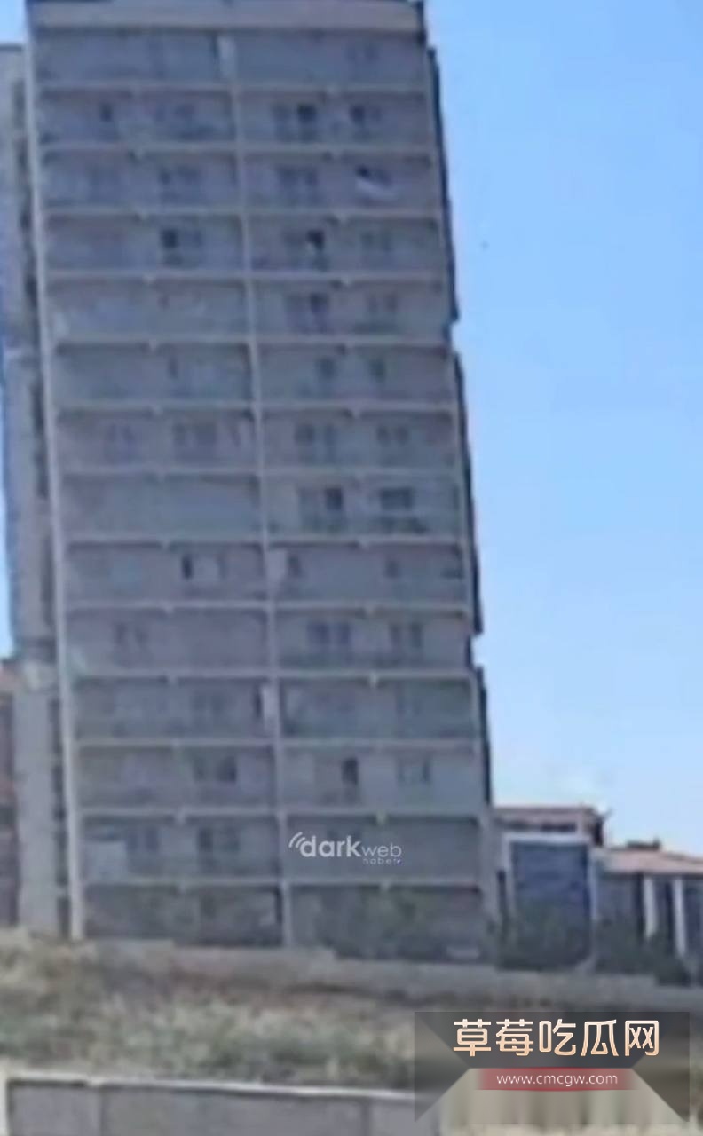 变性人直播跳楼 1