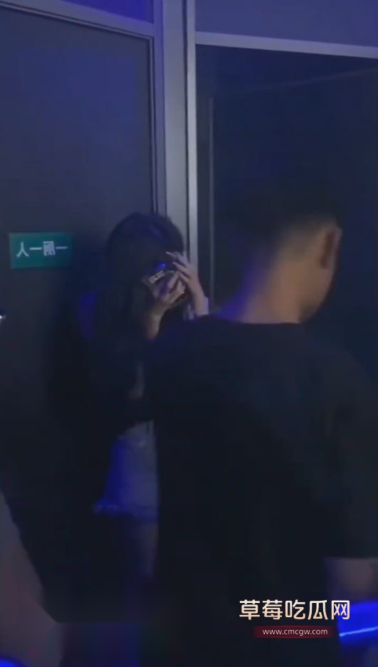 酒吧厕所情侣啪啪事件6 酒吧厕所情侣啪啪事件6