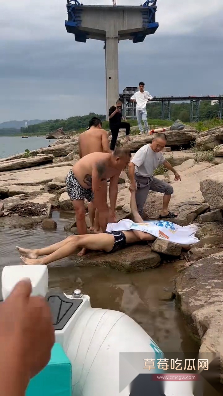 较场尾惊现浮尸 1 较场尾惊现浮尸 1