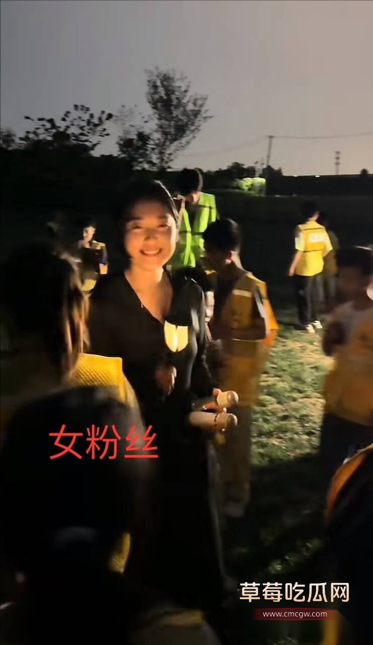 长不大的瓜葛出轨女粉丝家暴奇迹==妻子13.jpg 长不大的瓜葛出轨女粉丝家暴奇迹==妻子13.jpg