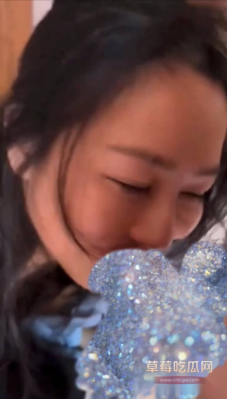 长不大的瓜葛出轨女粉丝家暴奇迹==妻子18.jpg 长不大的瓜葛出轨女粉丝家暴奇迹==妻子18.jpg