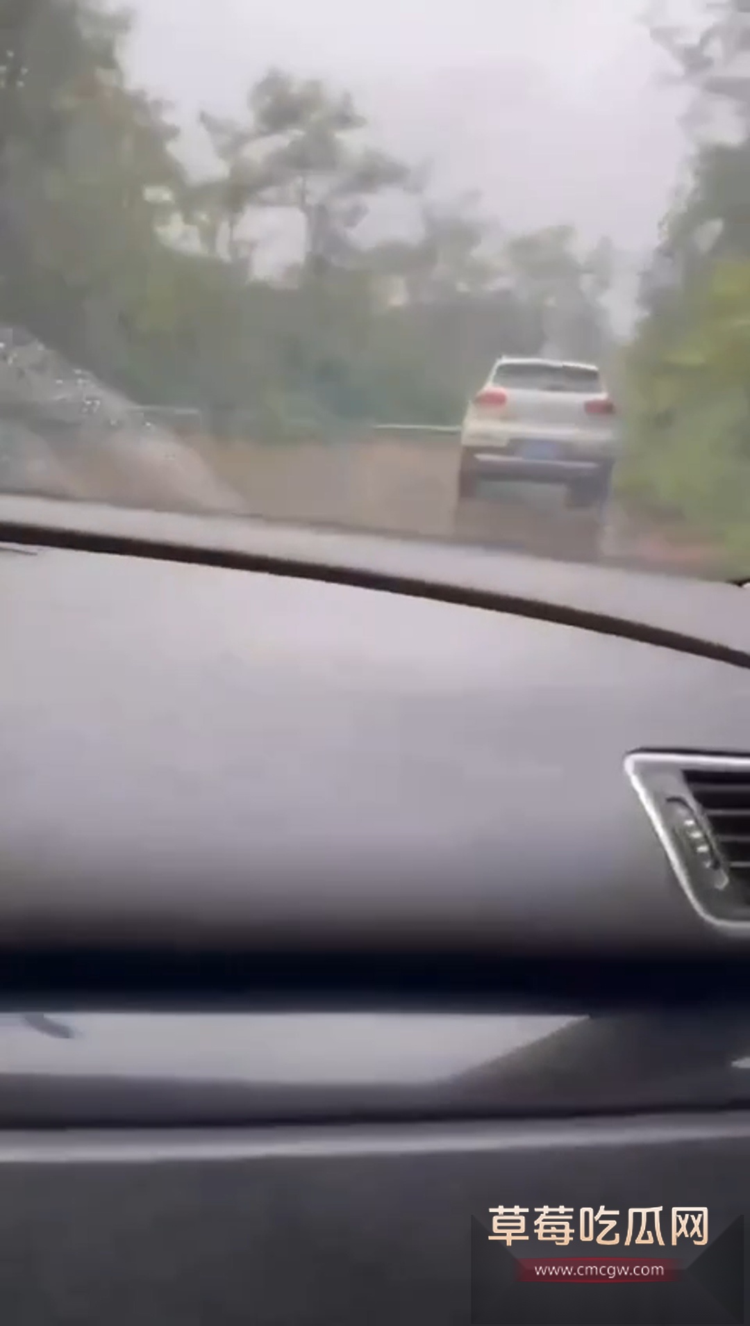停车做爱车震 1 停车做爱车震 1