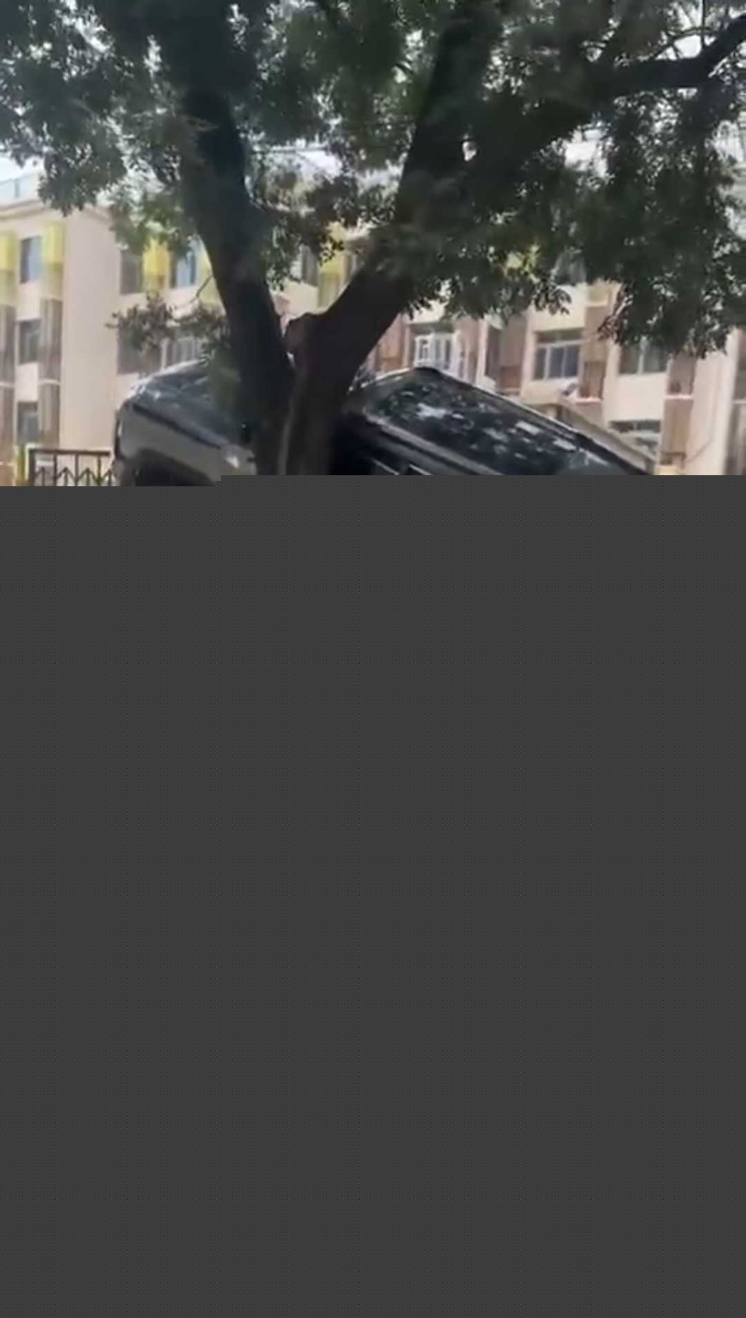 北京密云育才路与东门大街交叉口附近发生一起交通事故 1 北京密云育才路与东门大街交叉口附近发生一起交通事故 1