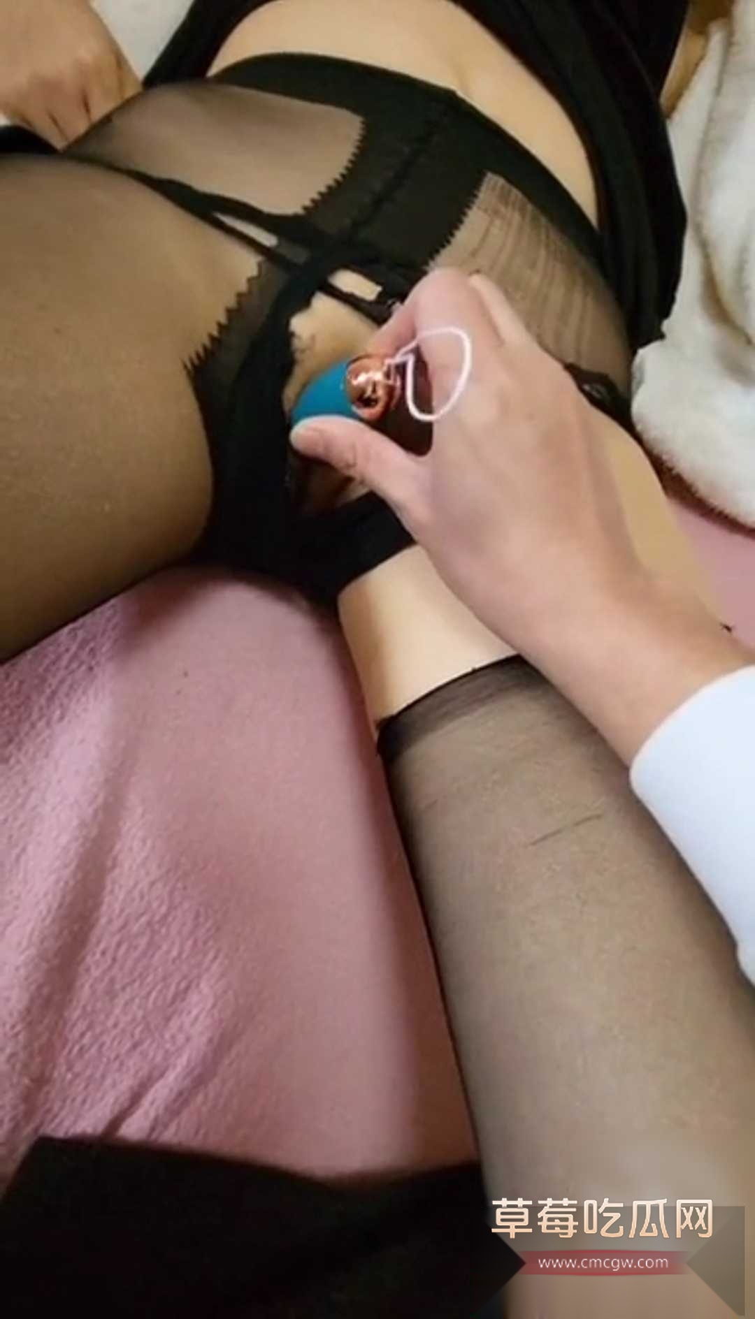 3 3