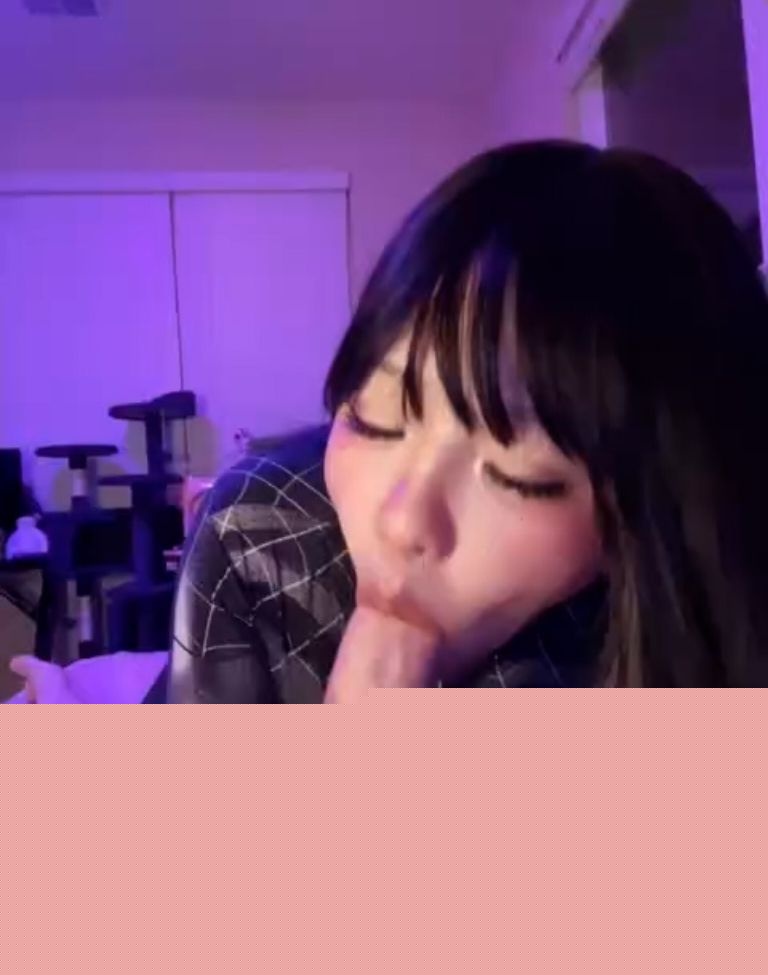 清纯少女cos成黑蜘蛛女展示口技2 清纯少女cos成黑蜘蛛女展示口技2
