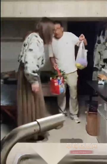 伪娘阿红1.jpg 伪娘阿红1.jpg
