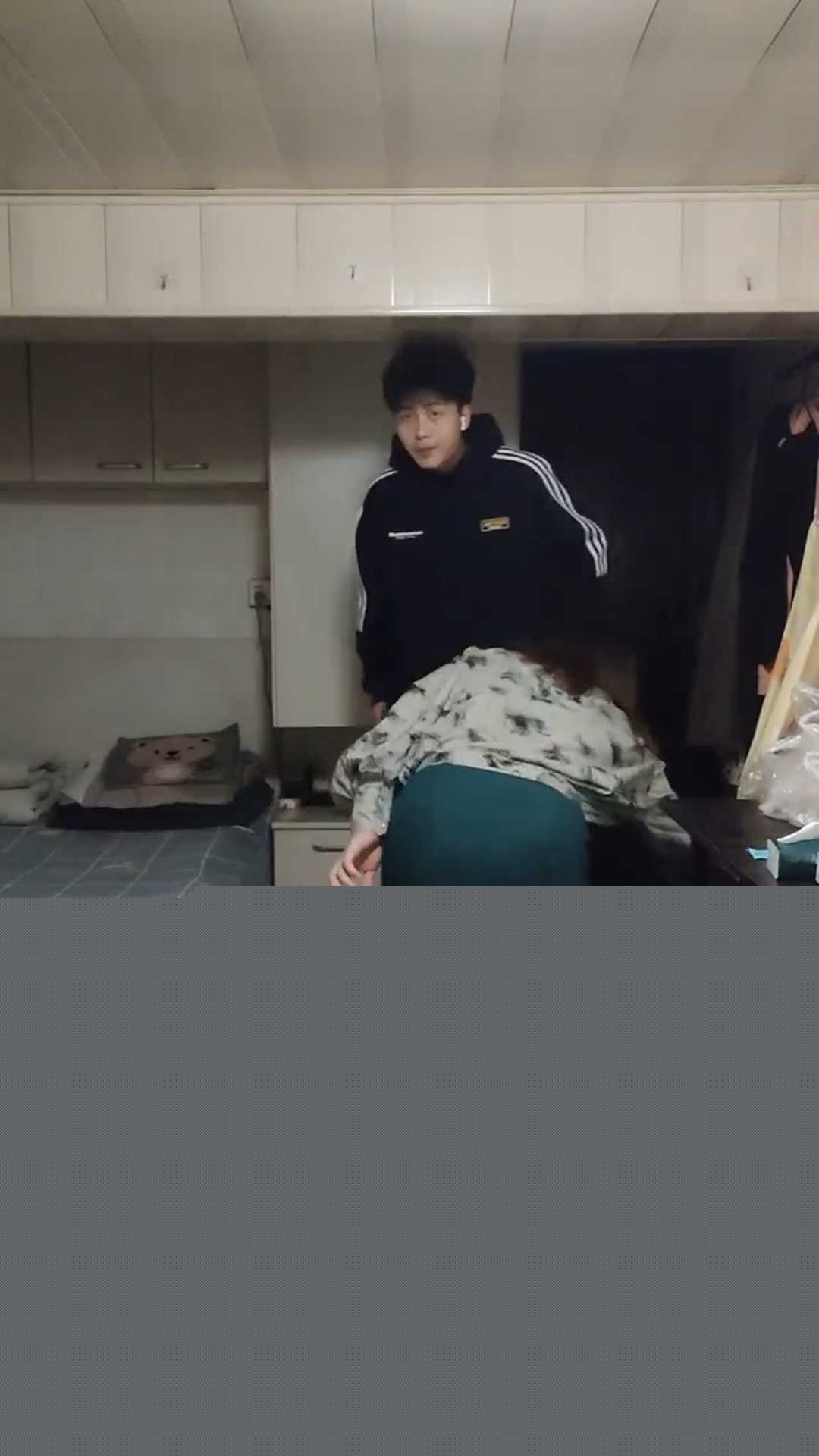 南京红姐事件之薄肌耳机男孩 1 南京红姐事件之薄肌耳机男孩 1