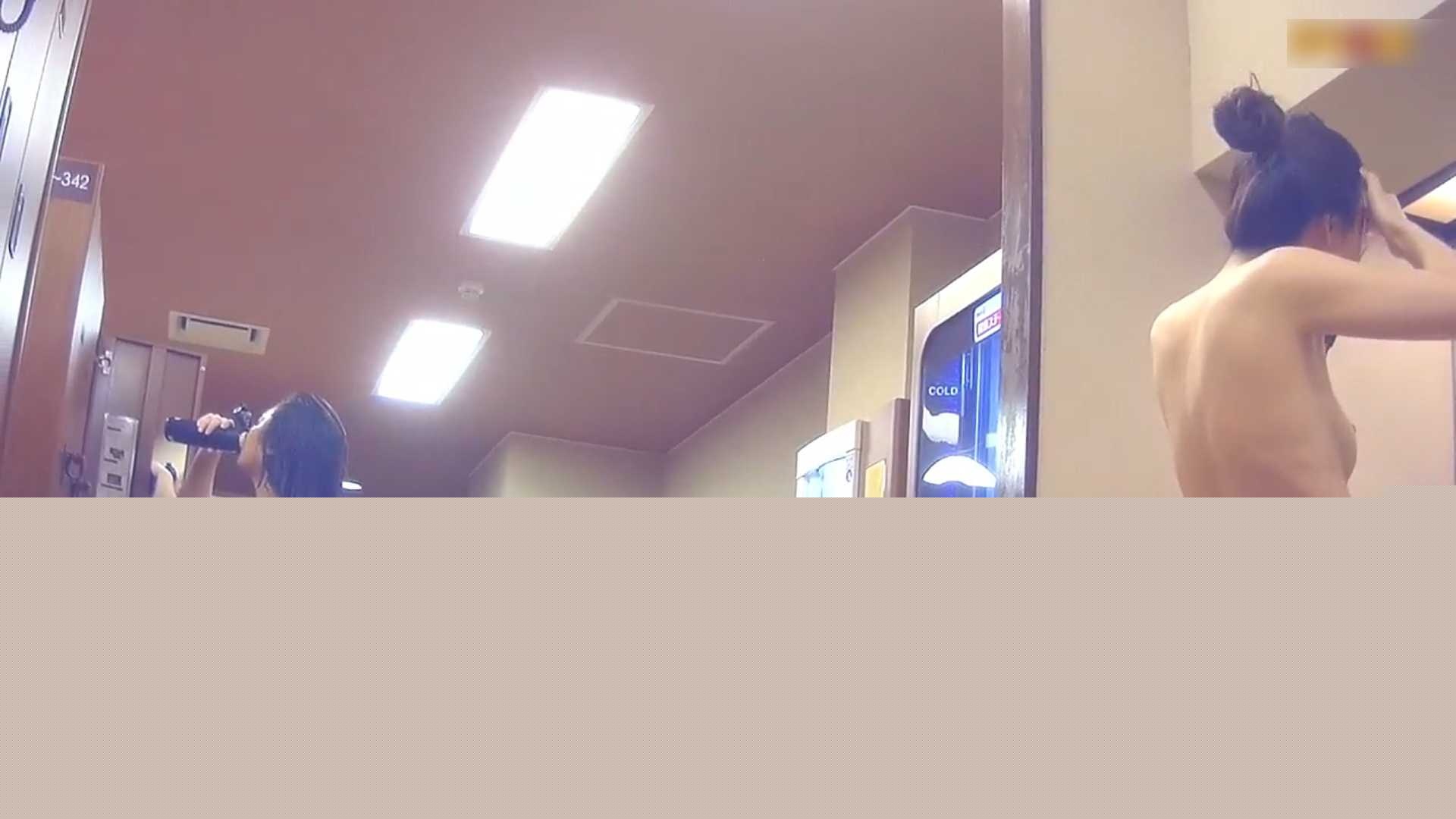 洗浴间内部真实偸拍 1 洗浴间内部真实偸拍 1