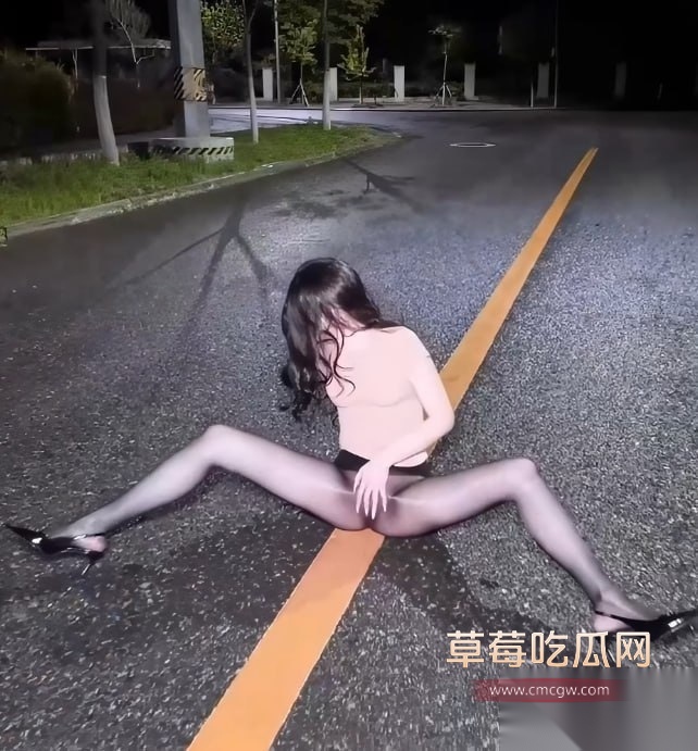 推特调教大神潇洒匹夫隐世付费VIP群视频 8 推特调教大神潇洒匹夫隐世付费VIP群视频 8