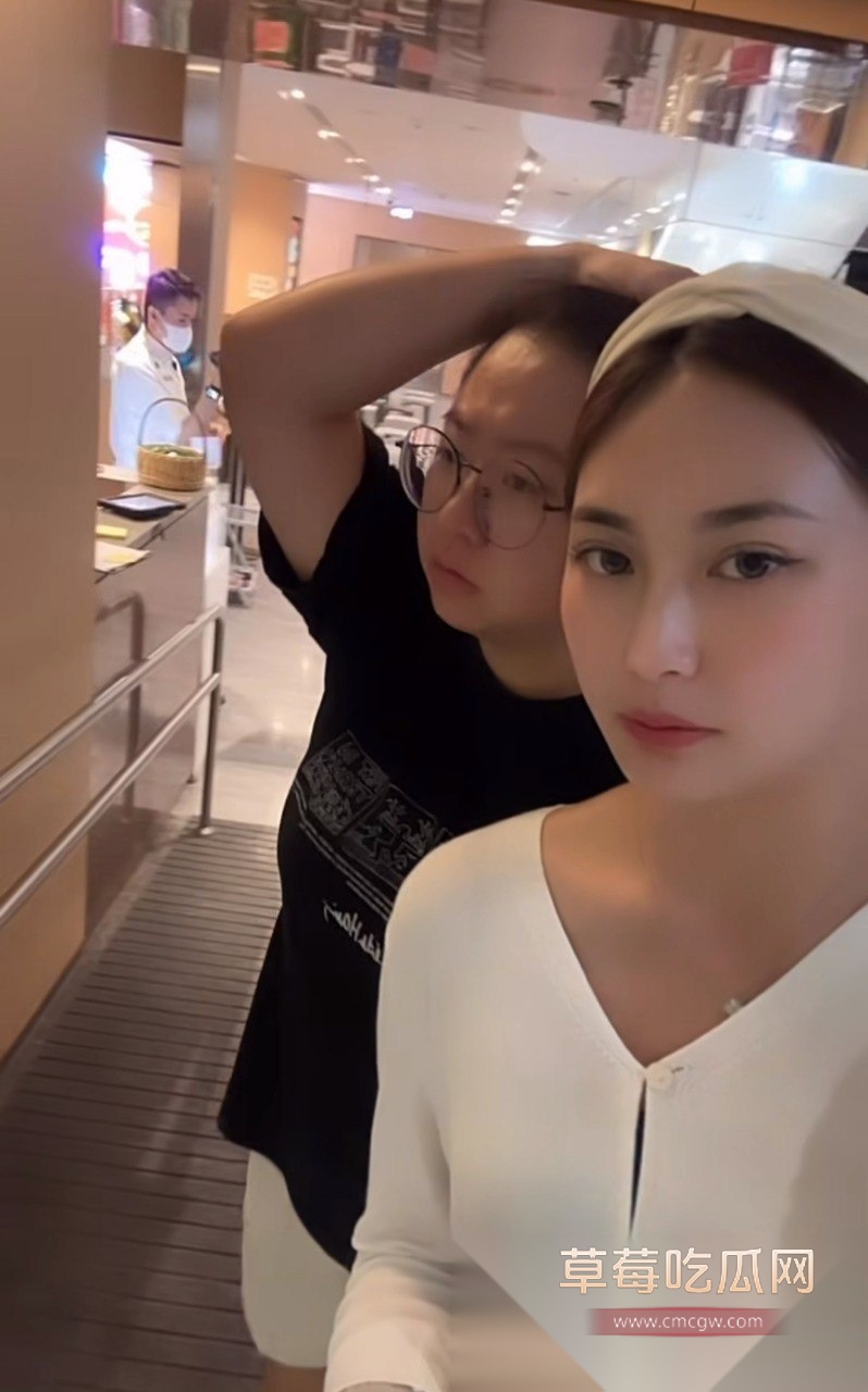 IG高颜值美女莉塔 与前男友自拍露脸 3 IG高颜值美女莉塔 与前男友自拍露脸 3