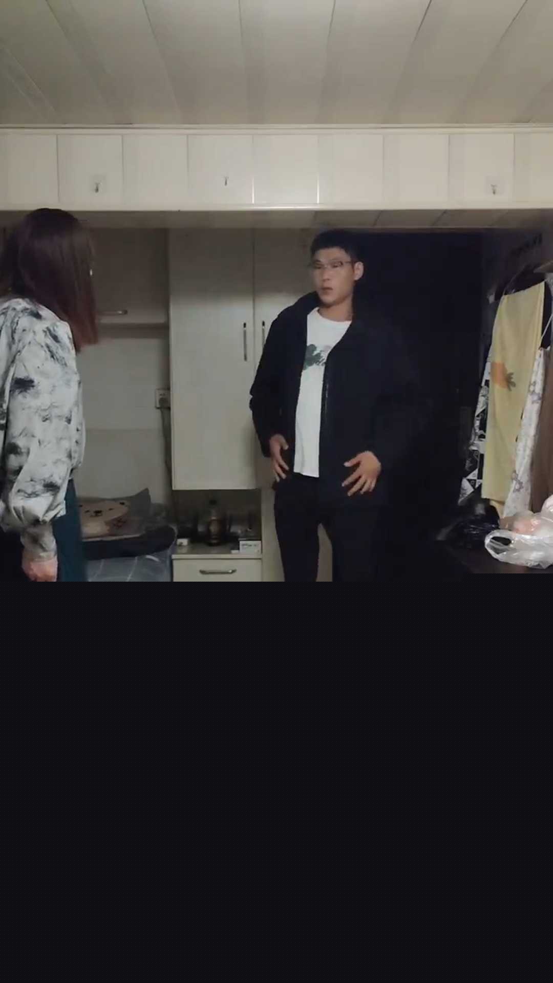 南京红姐事件千部曲挑选之腼腆东张西望眼镜哥 1 南京红姐事件千部曲挑选之腼腆东张西望眼镜哥 1