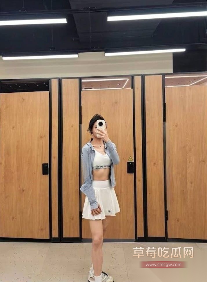 极品反差婊健身美女教练 2