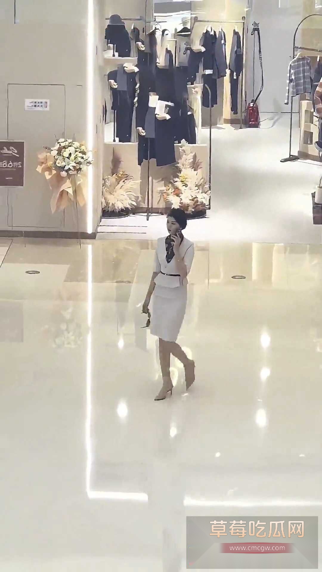 海角社区会喷水的亲姐姐 1 海角社区会喷水的亲姐姐 1