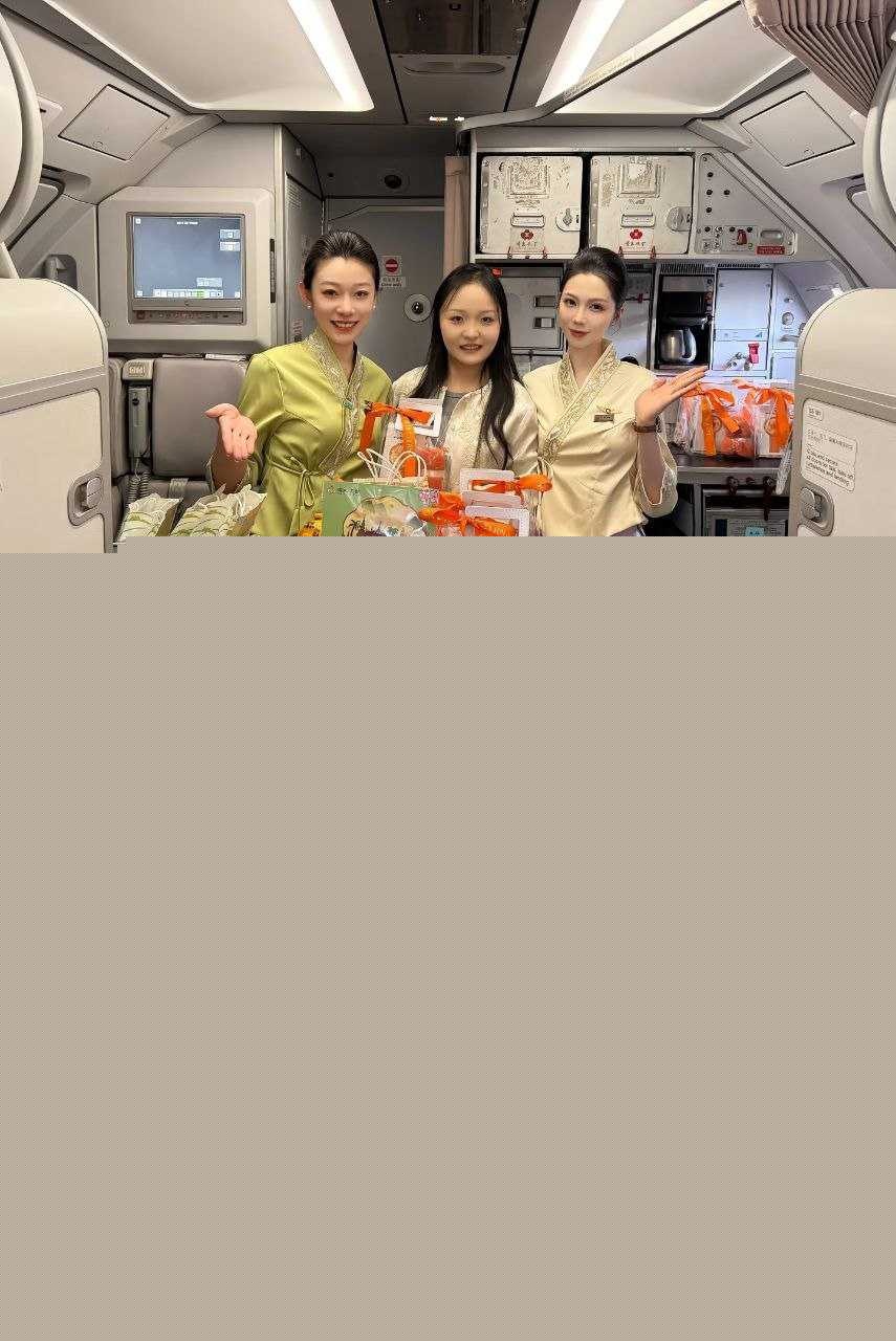 山东青岛98年空姐张萍 2