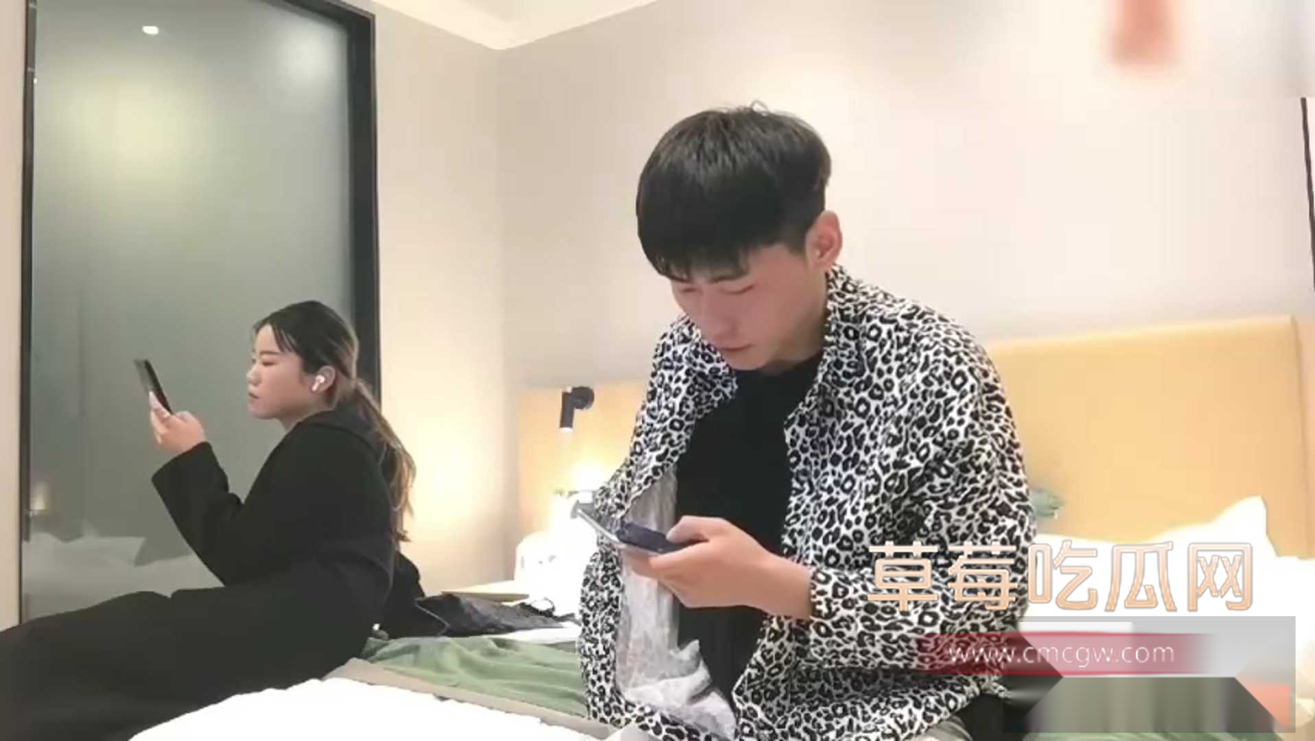 偷偷约女友闺蜜到酒店偷情 2 偷偷约女友闺蜜到酒店偷情 2