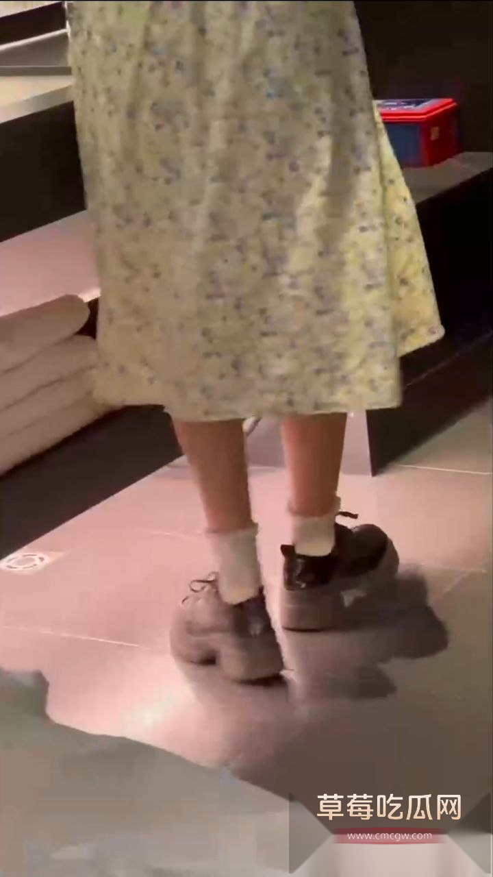 约炮极品碎花裙学妹 7 约炮极品碎花裙学妹 7