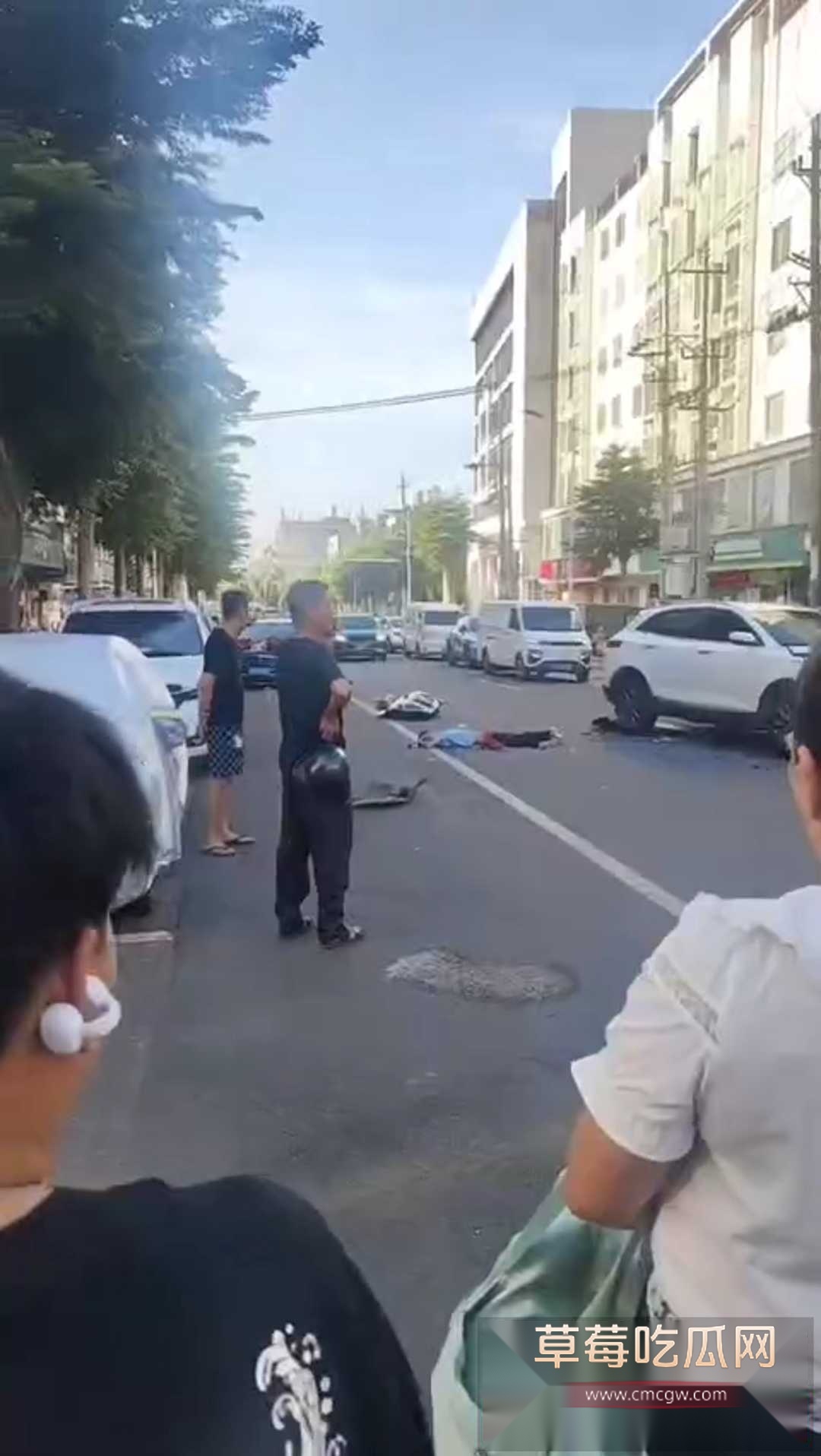 7月30日早上海南澄迈金江发生交通事故 2 7月30日早上海南澄迈金江发生交通事故 2