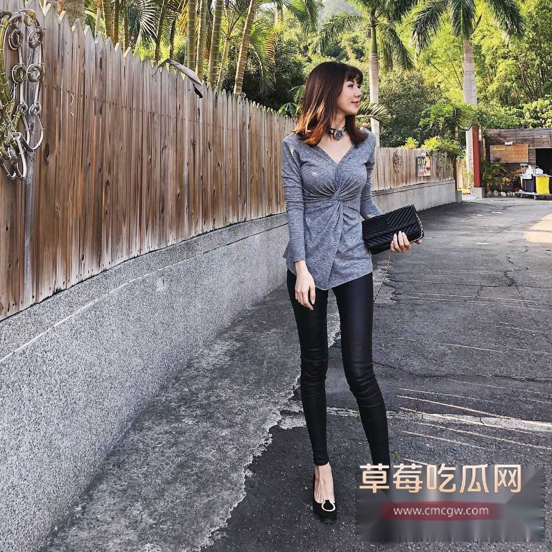 高颜值人妻Qbee张比比出轨情人视频曝光27 高颜值人妻Qbee张比比出轨情人视频曝光27