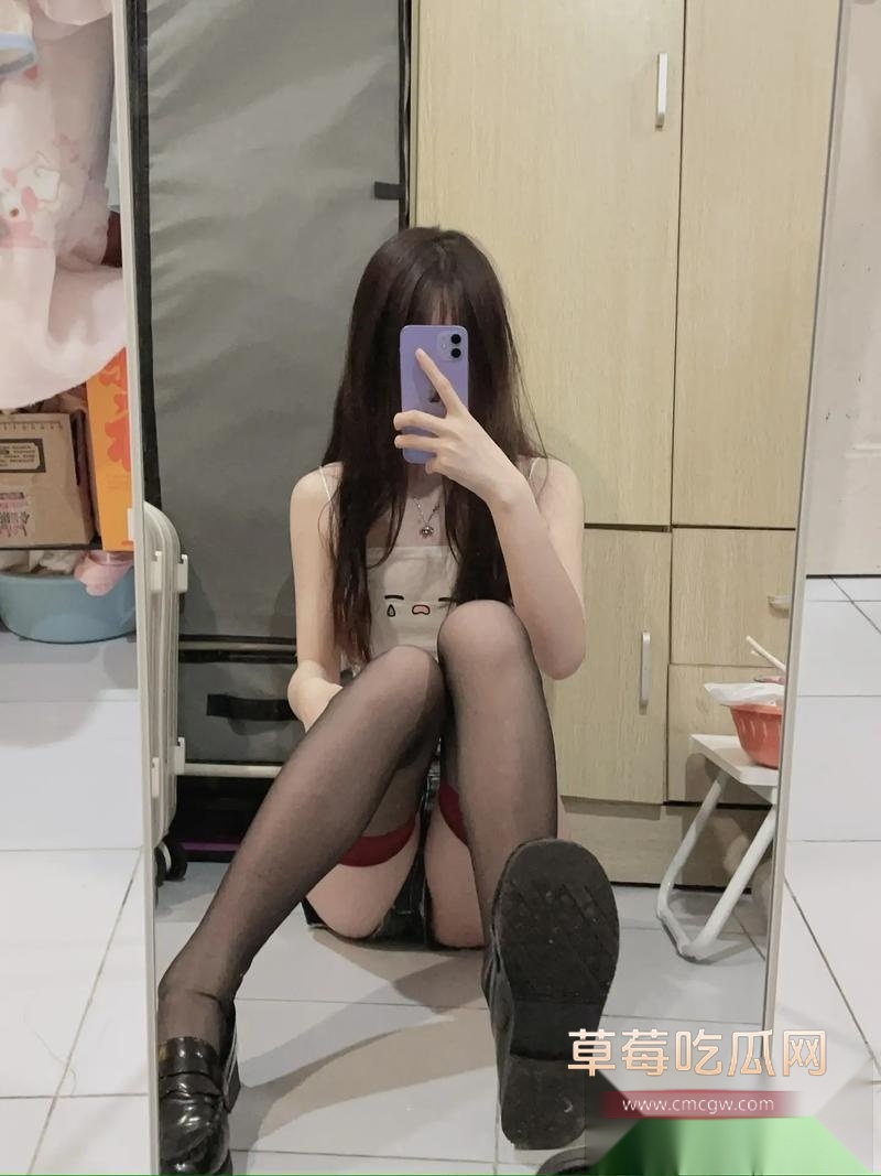 3 3