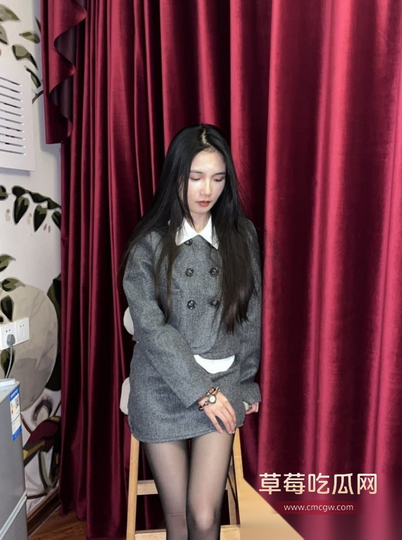 高颜值清纯舞蹈生被金主包养调教完美露脸 1 高颜值清纯舞蹈生被金主包养调教完美露脸 1